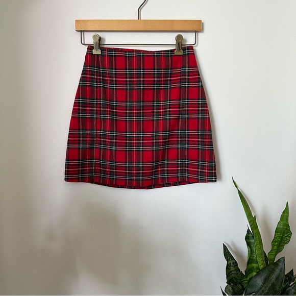 Red Plaid Brandy Melville Cara Skirt - Picture 5 of 15